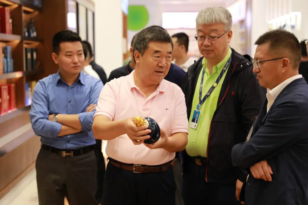 汾酒会见团一行到访不朽情缘，，，，探索清香型白酒生长新风向